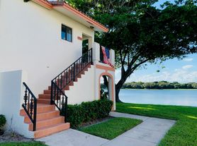 330 Palmwood Pl, Boca Raton, FL