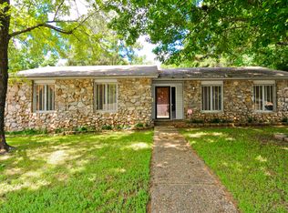 4 Bradford Ct, Little Rock, AR 72227