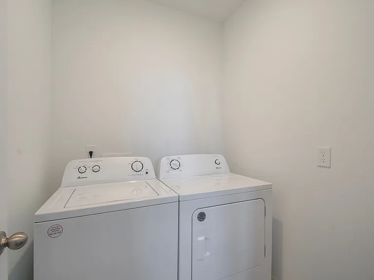 3181 Viceroy Ct — Photo 28