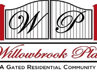 670 Willowbrook Ln, Winston Salem, NC 27104