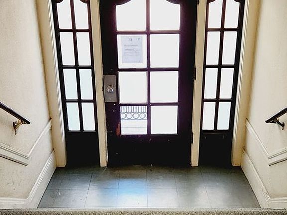 4th image of 305 Franklin St APT 31
