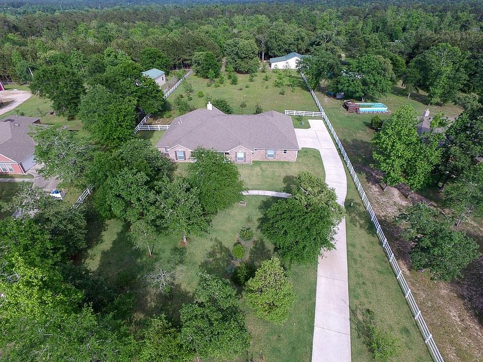 1st image of 15676 Crown Oaks Dr