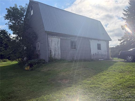 5th image of 49 River Rd