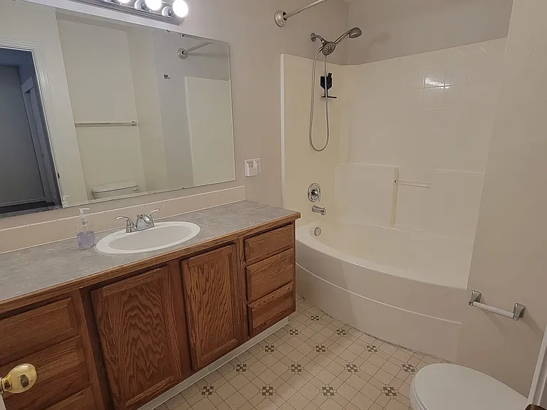2513 W Grouse Ave — Photo 8