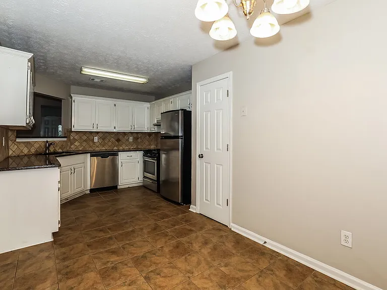 101 Floresta Dr — Photo 8