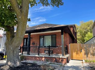 990 Cosburn Ave, Toronto, ON M4C 2X1