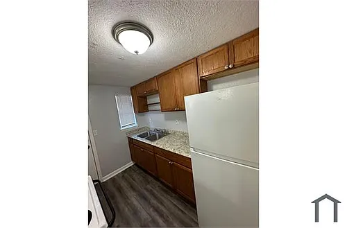 1805 W 44th St Photo 1