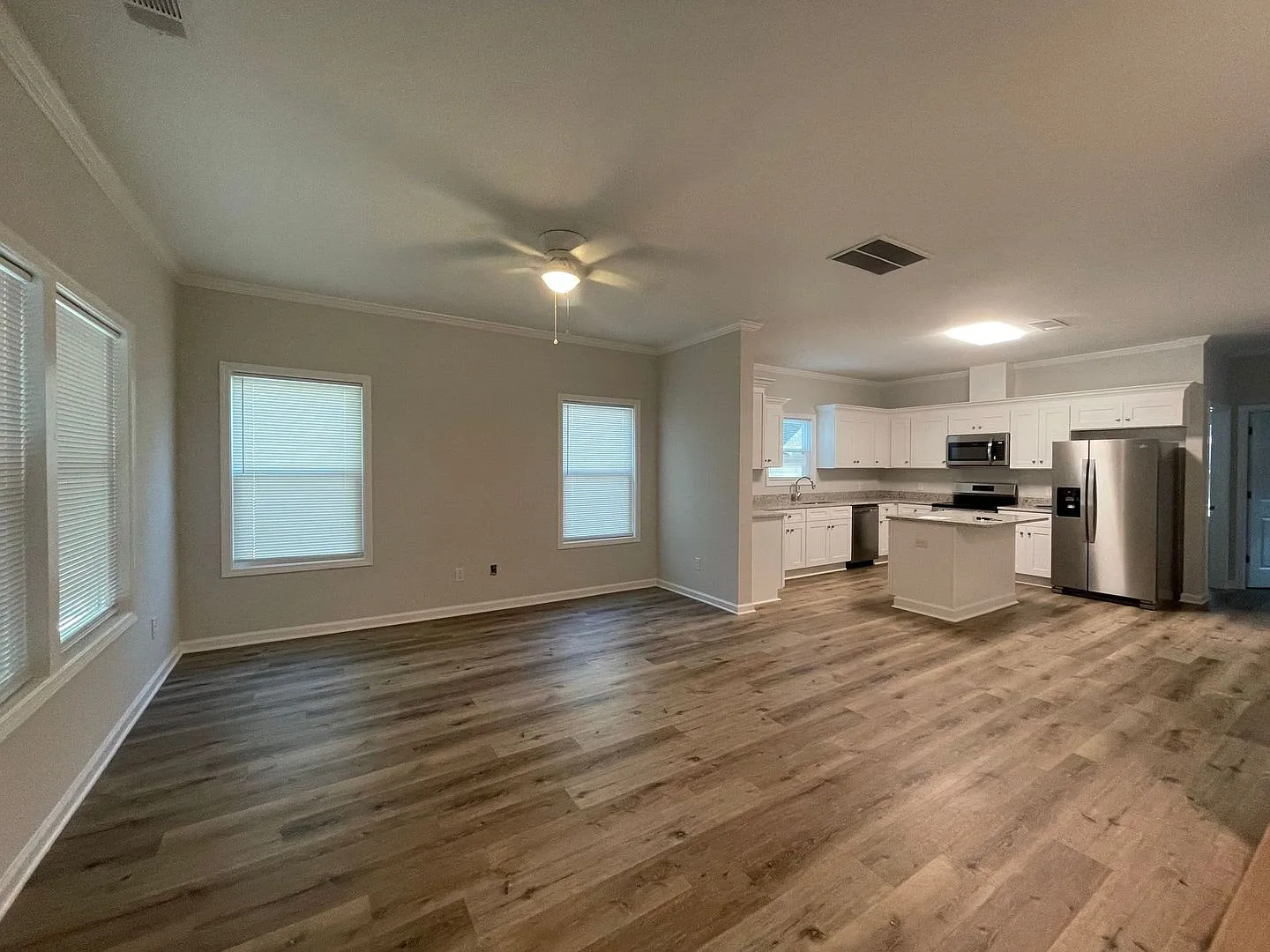 Pre-Leasing For August 2027! — Photo 2