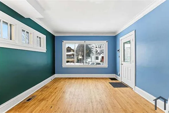 4024 Emerson Ave N — Photo 5