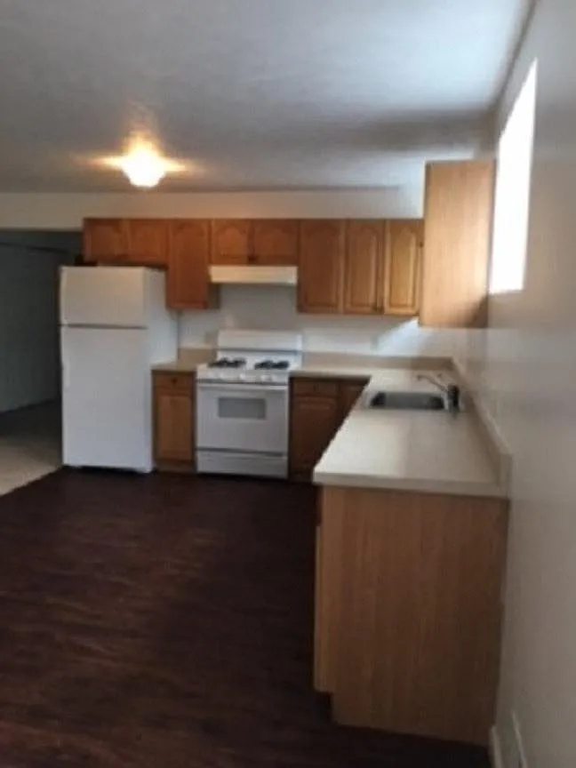 2 bed, 1250 sqft, $1,400 — Photo 2