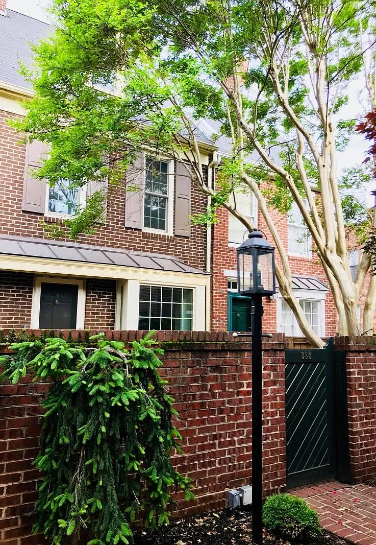 2 bed, 924 sqft, $3,500 — Photo 1
