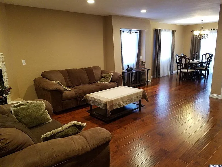 9414 Moonbeam Ave #15 — Photo 2