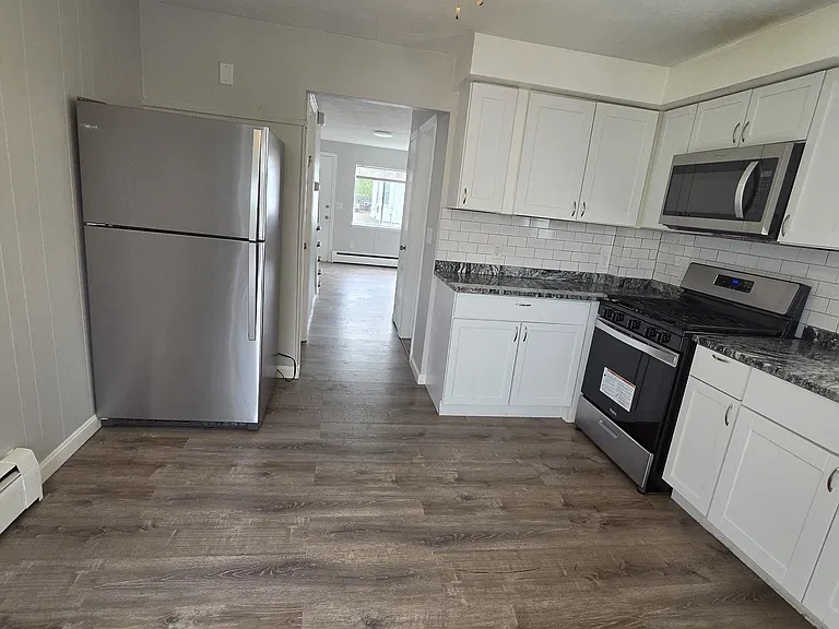 15 Barrows St #1 — Photo 5