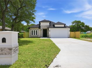 151 N 9th St, Aransas Pass, TX 78336