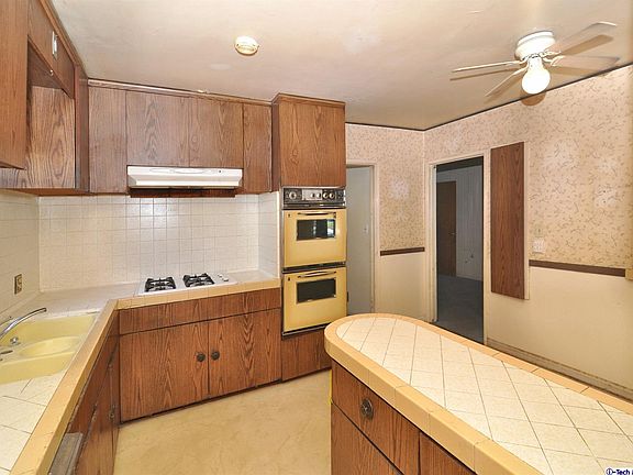 4th image of 9711 Olive St