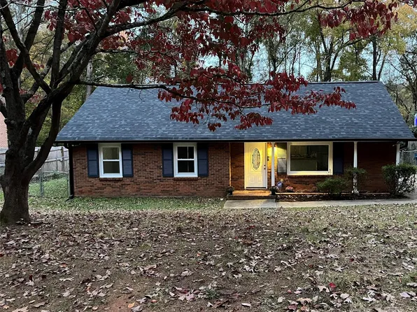 10517 Starwood Dr, Charlotte, NC 28215