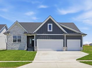 5235 172nd St, Urbandale, IA 50323