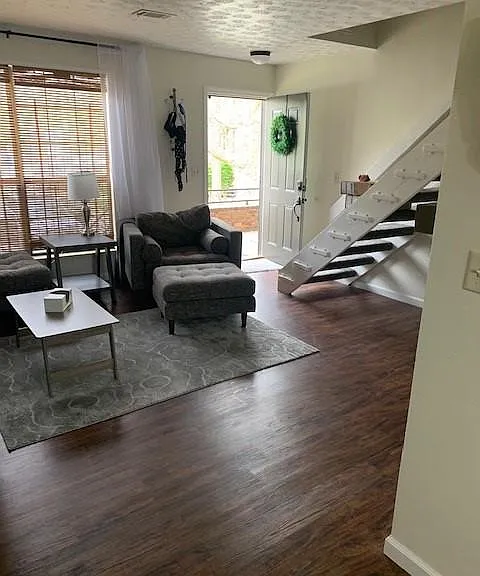107 Halia Crst — Photo 3