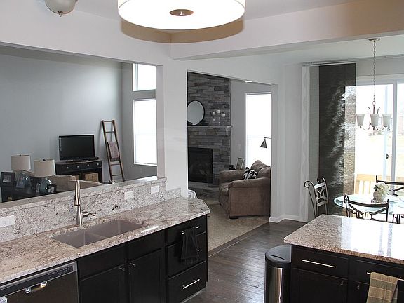 3rd image of 1128 Scarlet Oak Dr