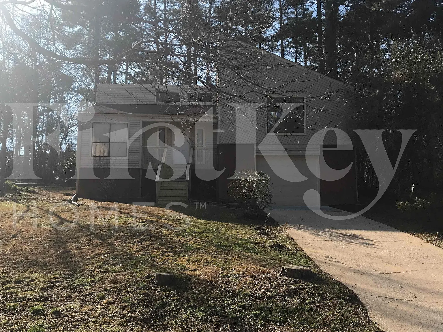 3 bed, 2.0 bath, 1375 sqft, $2,080 — Photo 1