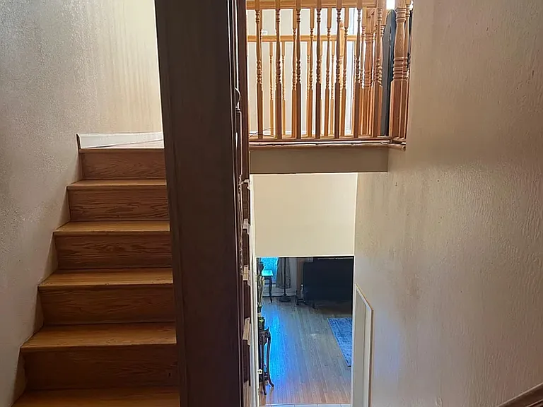 215 Dennis Dr — Photo 6