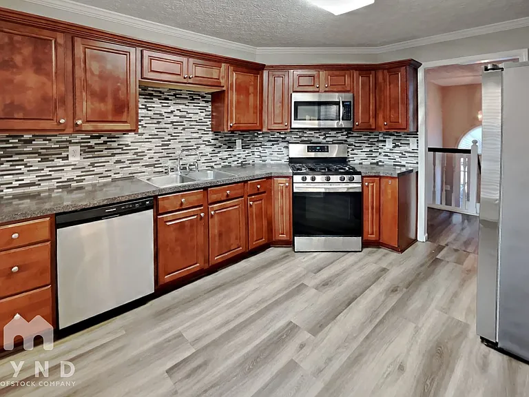 158 McArthur Dr — Photo 8
