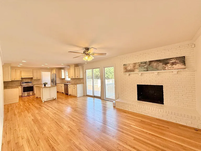 1402 Hedgelawn Way — Photo 6