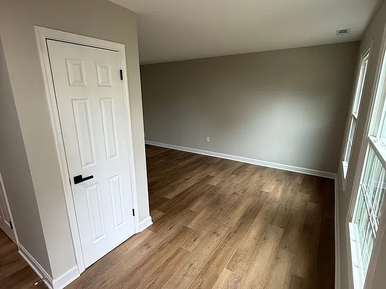 5853 Suitland Rd — Photo 4