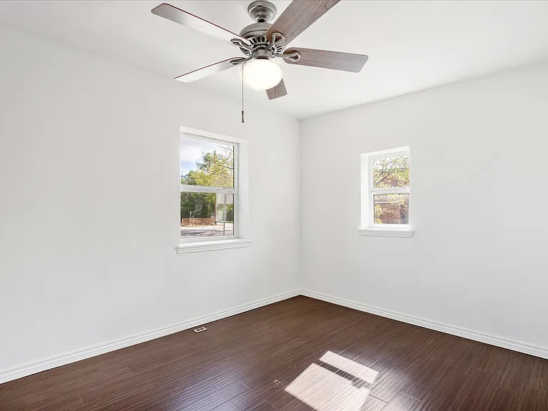 4600 W 10th Ave — Photo 16