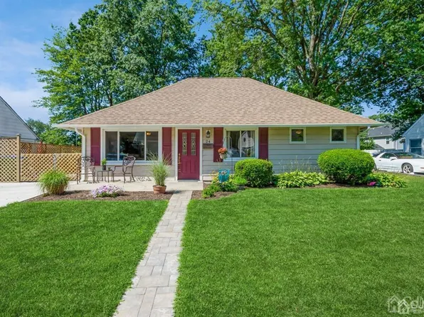 24 Markham Rd, Edison, NJ 08817