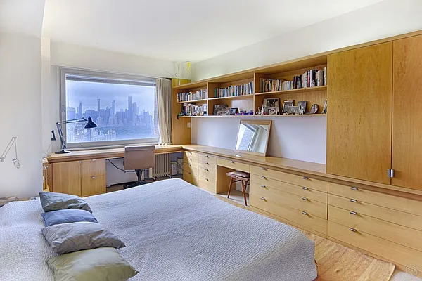 Sold by Halstead Real Estate | media 10