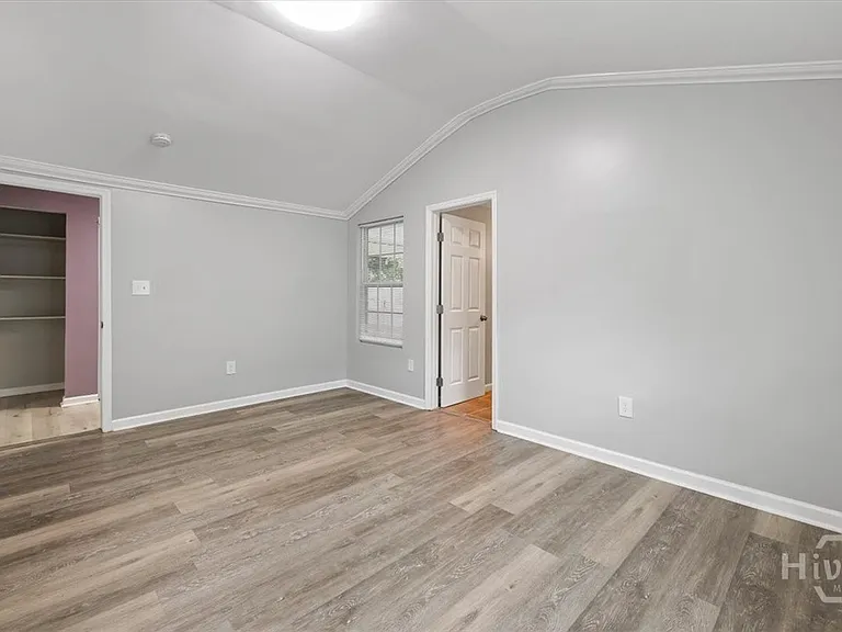 705 W 47th St — Photo 14