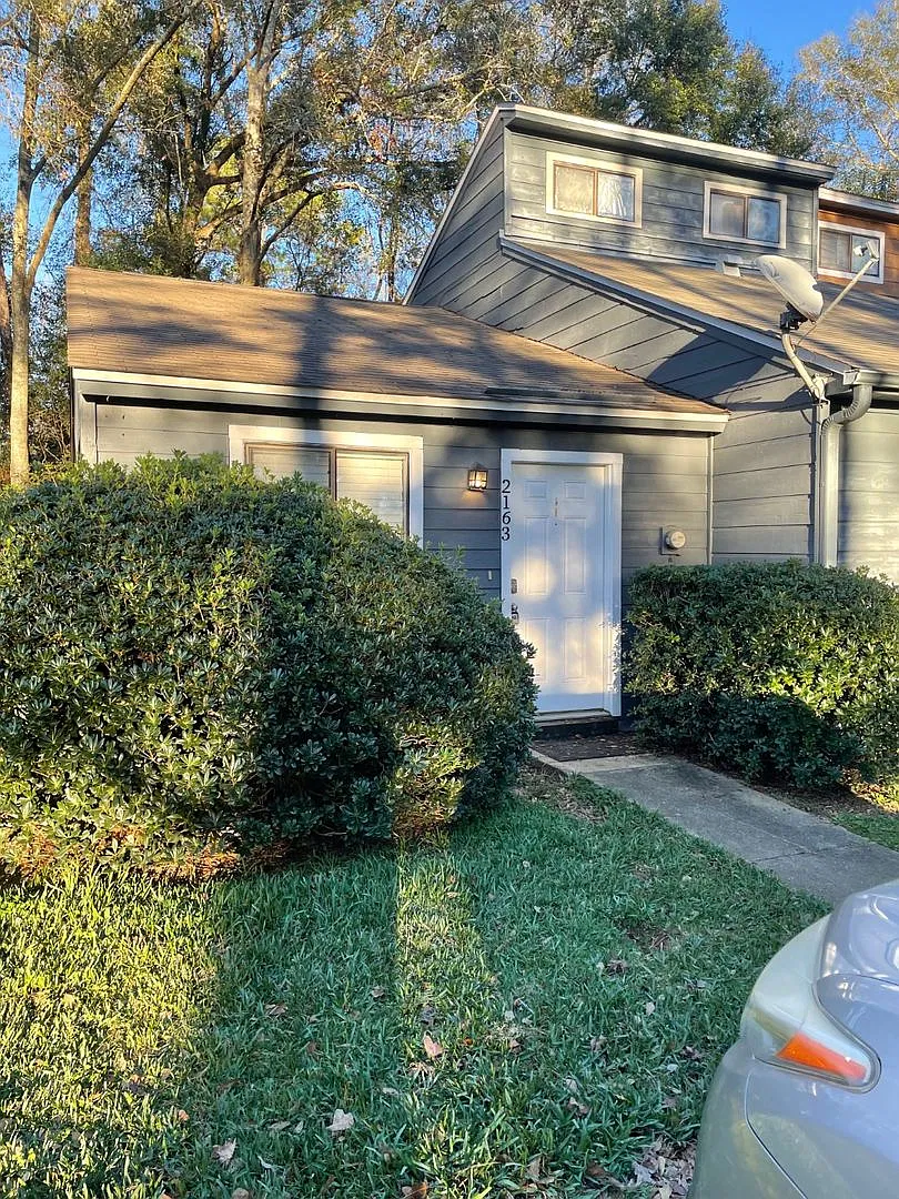 Cozy 1 bedroom townhome — Photo 1