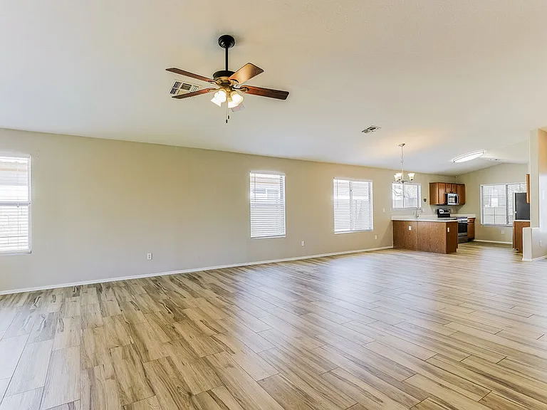 510 N Danyell Dr — Photo 6