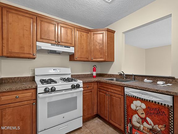 4th image of 2101 Bayhead Drive #2101