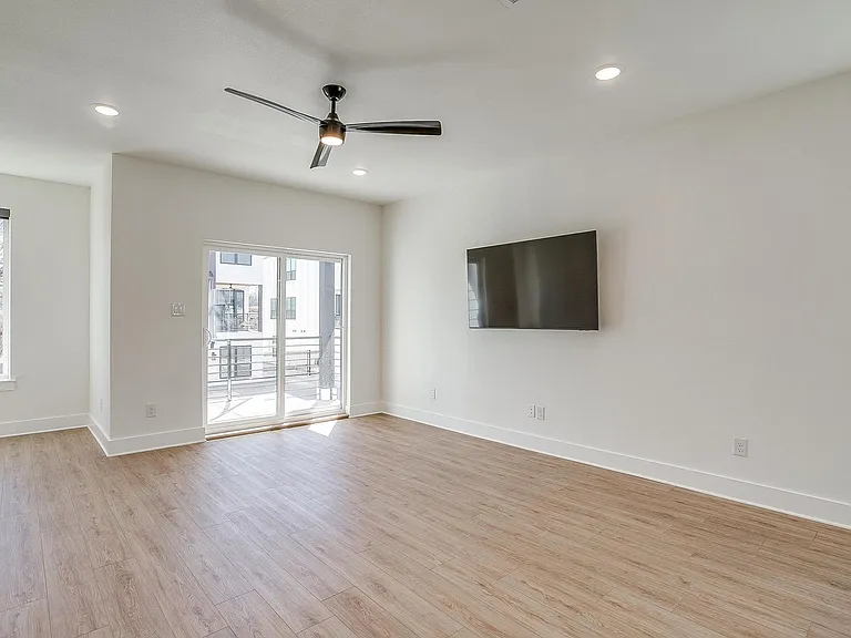 2333 Benbrook Blvd — Photo 12