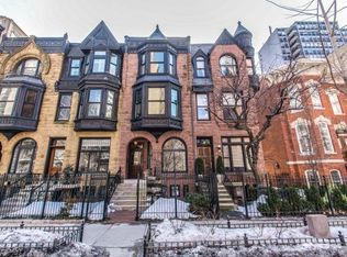 47 E Division St #7B, Chicago, IL 60610