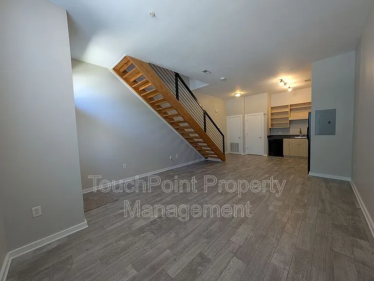 1020 E 36th St — Photo 7