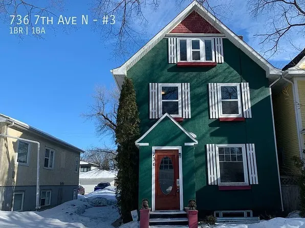 736 7th Ave N #3, Saskatoon, SK S7K 2V4