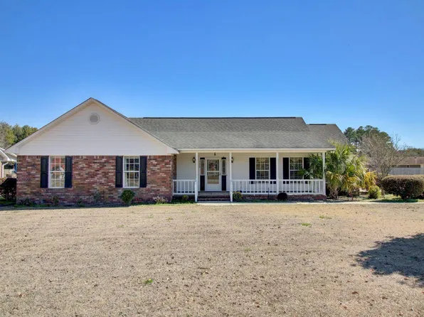 1174 Peggy Ln, Manning, SC 29102