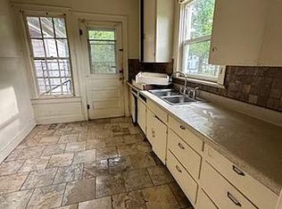 221 W 20th St, Texarkana, TX 75501