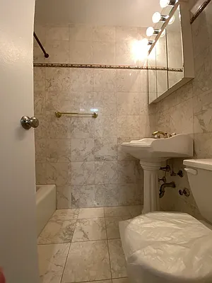 Rented by Bond New York | media 10