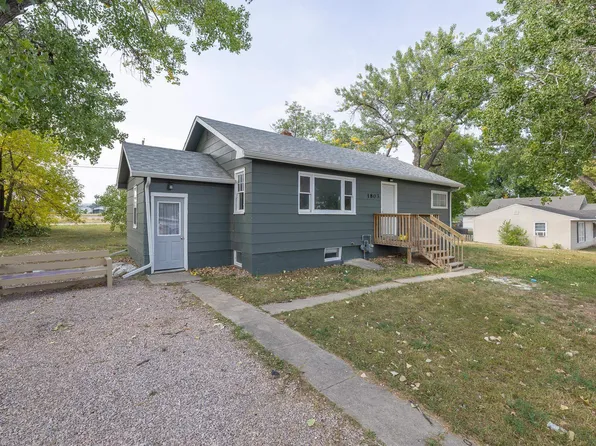 1802 Cherry Ave, Rapid City, SD 57701