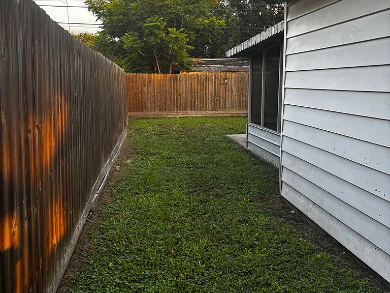 1518 Cambridge Dr — Photo 28