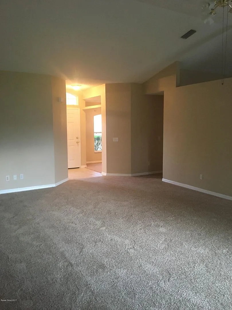 Single Family Home — Photo 3