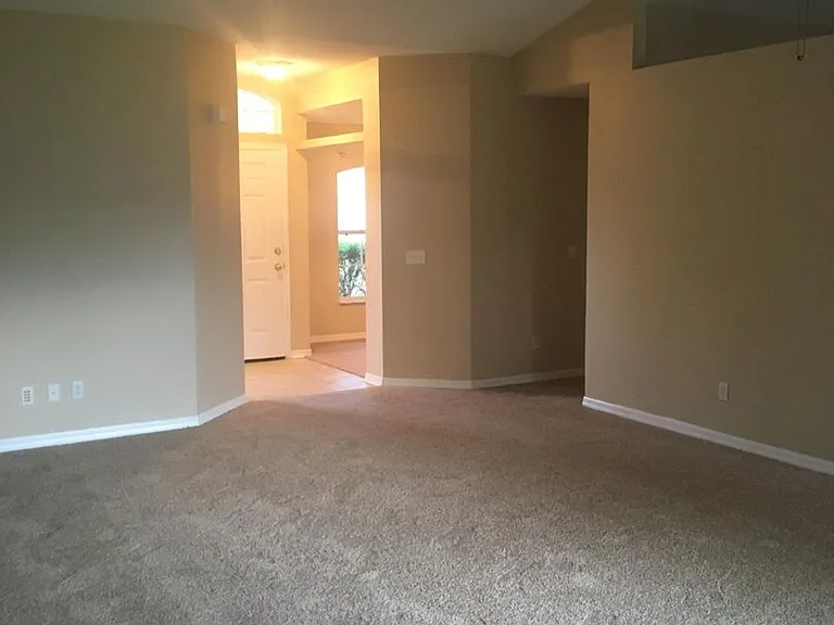 154 Bamboo Ave SE — Photo 3
