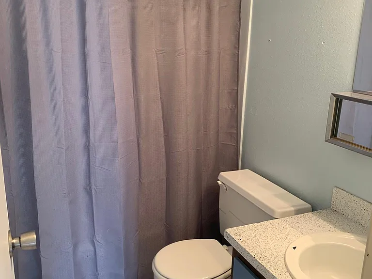 2811 W Olive St — Photo 5