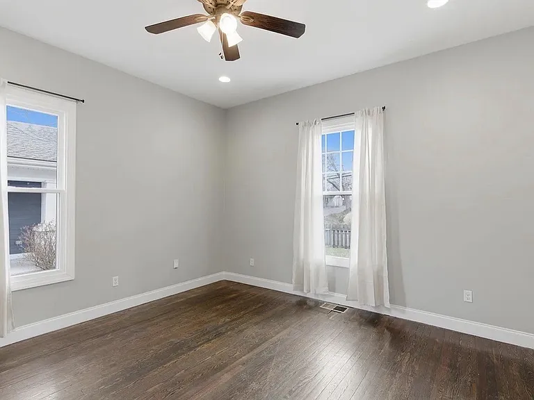 1208 Lischey Ave — Photo 5
