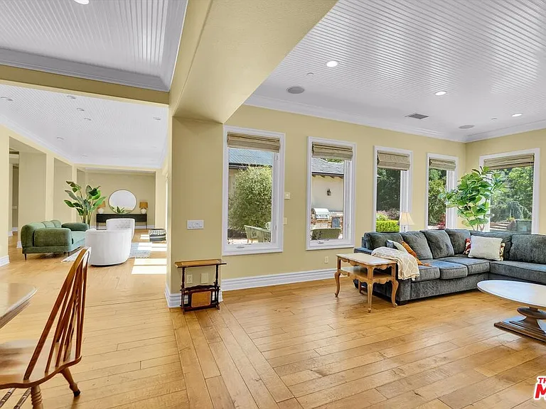29734 Mulholland Hwy — Photo 2