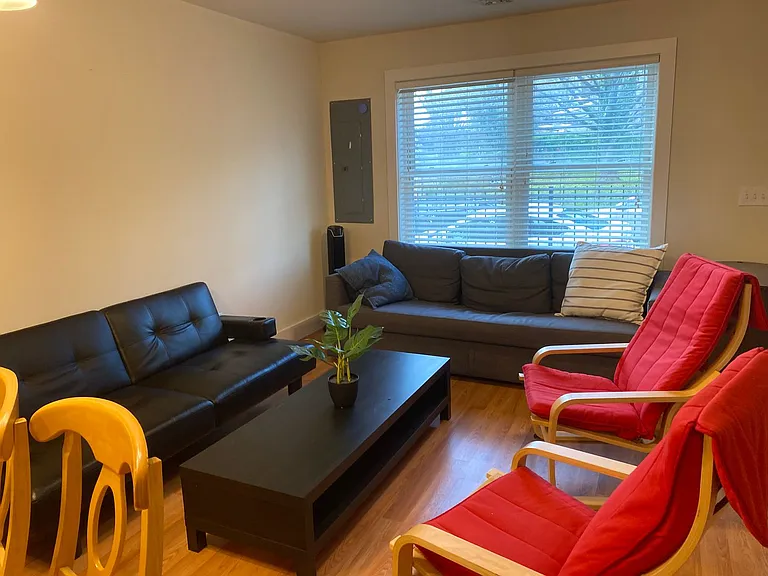 4318 Wallace St — Photo 4